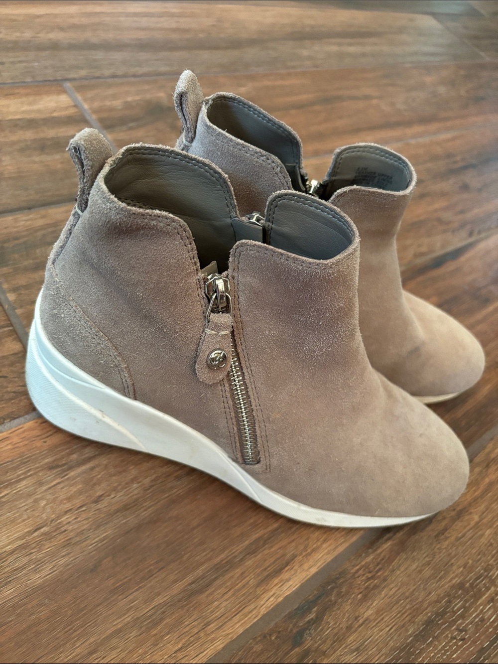 EUC Alex Marie Women’s Suede Ankle Boots - Picture 5 of 7